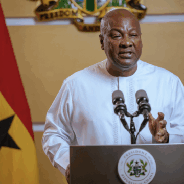 Mahama to MMDCEs: Clean up or be named and shamed in new district rankings